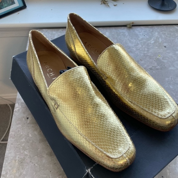 NWT||Archive Italian Leather Gold Loafers with a Alligator look. 9.5 - Picture 7 of 11